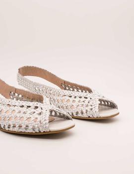 Sandalia Kess 21470 blanco trenzado de mujer.