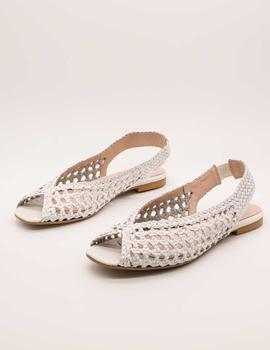 Sandalia Kess 21470 blanco trenzado de mujer.