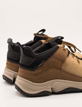 Deportivo Clarks Tri Path Mid tan combi de hombre.