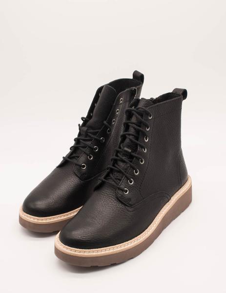 clarks trace pine black