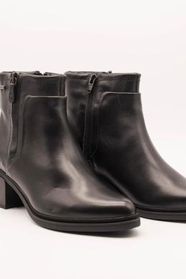 Botín Clarks BrooklynBay GTX black de mujer.