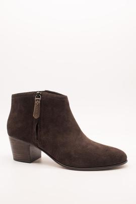 Botín Clarks Maypearl Alice dark brown de mujer.