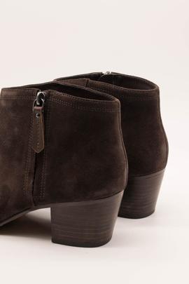 Botín Clarks Maypearl Alice dark brown de mujer.