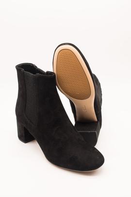 Botín Clarks Orabella Anna black de mujer.