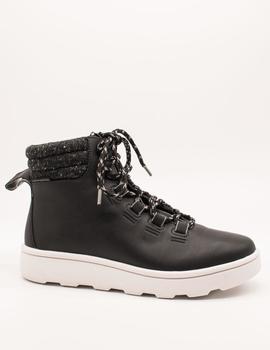 Botín Clarks Step Explor Hi TEX black de mujer.