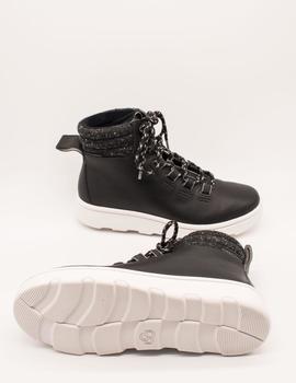 Botín Clarks Step Explor Hi TEX black de mujer.