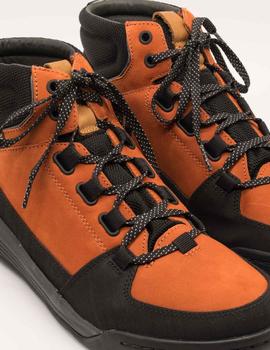 Botín Clarks AshcombeArtGTX orange de hombre.