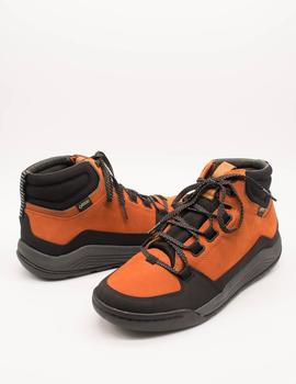 Botín Clarks AshcombeArtGTX orange de hombre.