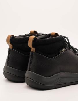 Botín Clarks AshcombeMidGTX black de hombre.
