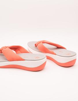 Sandalia Clarks Arla Glison coral de mujer.