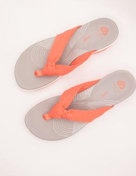 Sandalia Clarks Arla Glison coral de mujer.
