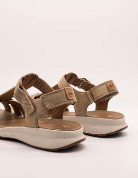 Sandalia Clarks Un Adorn Vibe Sand nobuck de mujer.