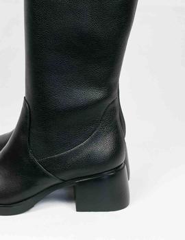 Bota Wonders G-6105 pelo negro de mujer.